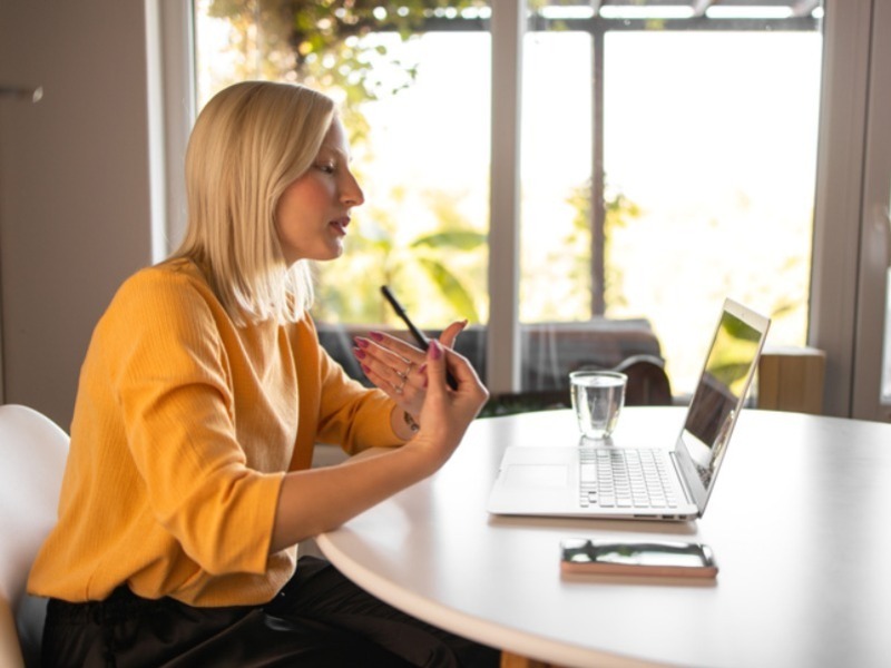 Female Educational Psychologist offering counselling online